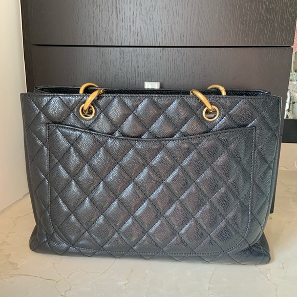 Chanel GST in black caviar with ghw - Picture 2 of 8